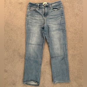 Universal Thread Blue High Rise Jeans with Relaxed Vintage Look